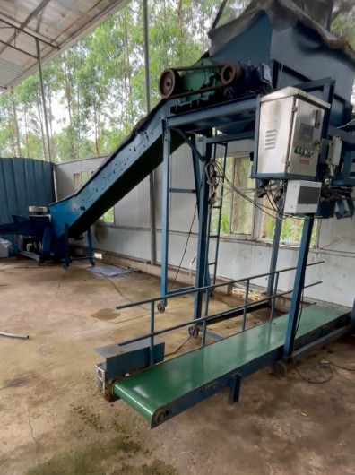 超細青綠牧草秸稈粉碎發(fā)酵一體機：時產(chǎn)6噸的養(yǎng)殖成本降低利器